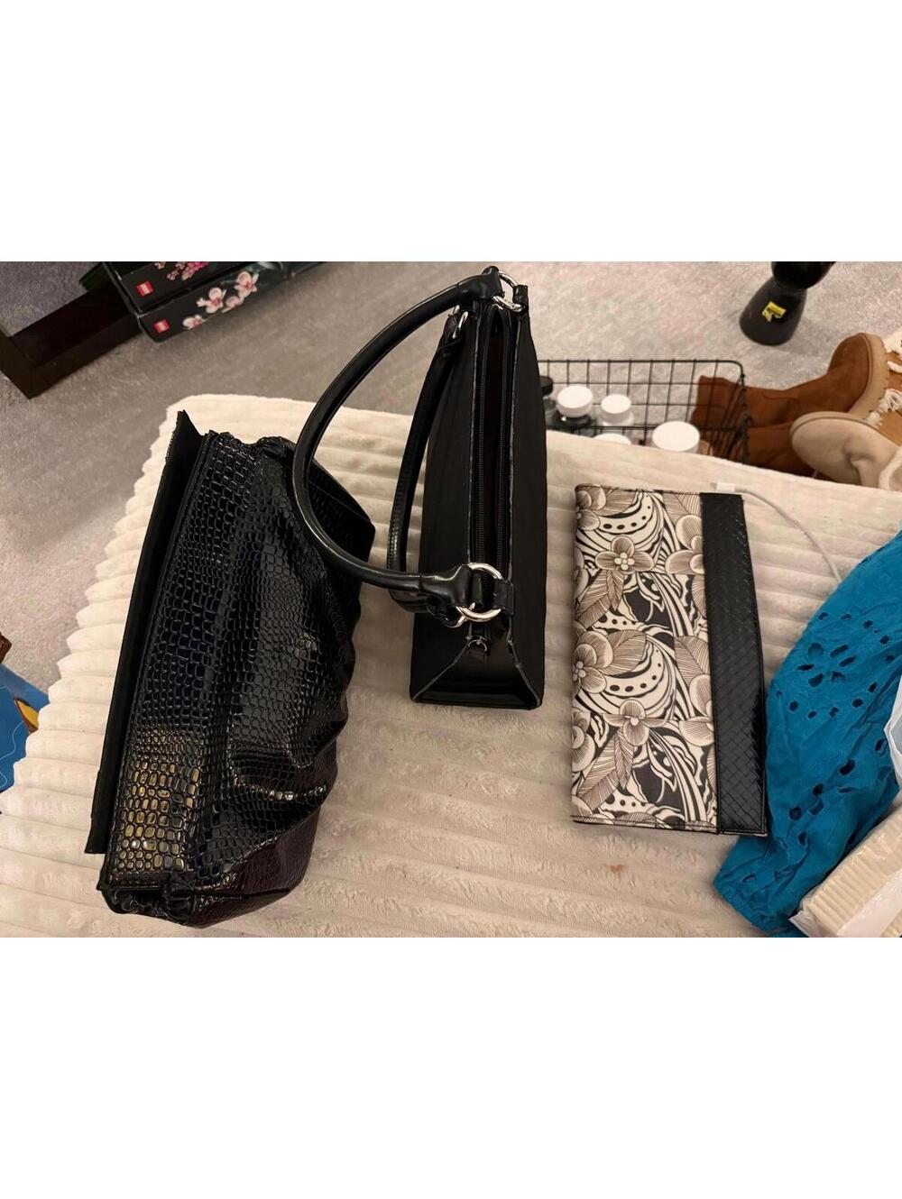 Miche Handbag with 2 Interchangeable Covers - Picture 5 of 6